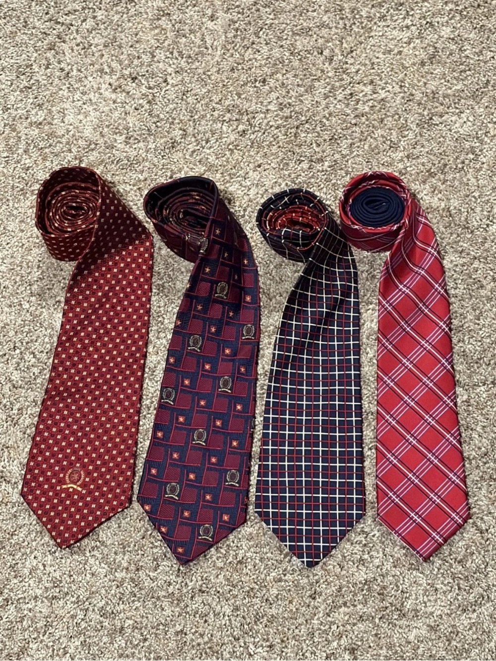 Tommy Hilfiger Necktie Lot Men OS Red Navy Excellent Silk Plaid Geometric 4pc